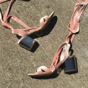 KENNETH COLE• Velvet Rose Pink Sandals w/ Slvr Hl